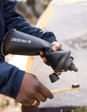LifeStraw Peak Series Collapsible Squeeze 1L Bottle with Filter Mountain Blue