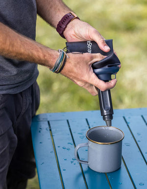 LifeStraw Peak Series Collapsible Squeeze 1L Bottle with Filter Mountain Blue